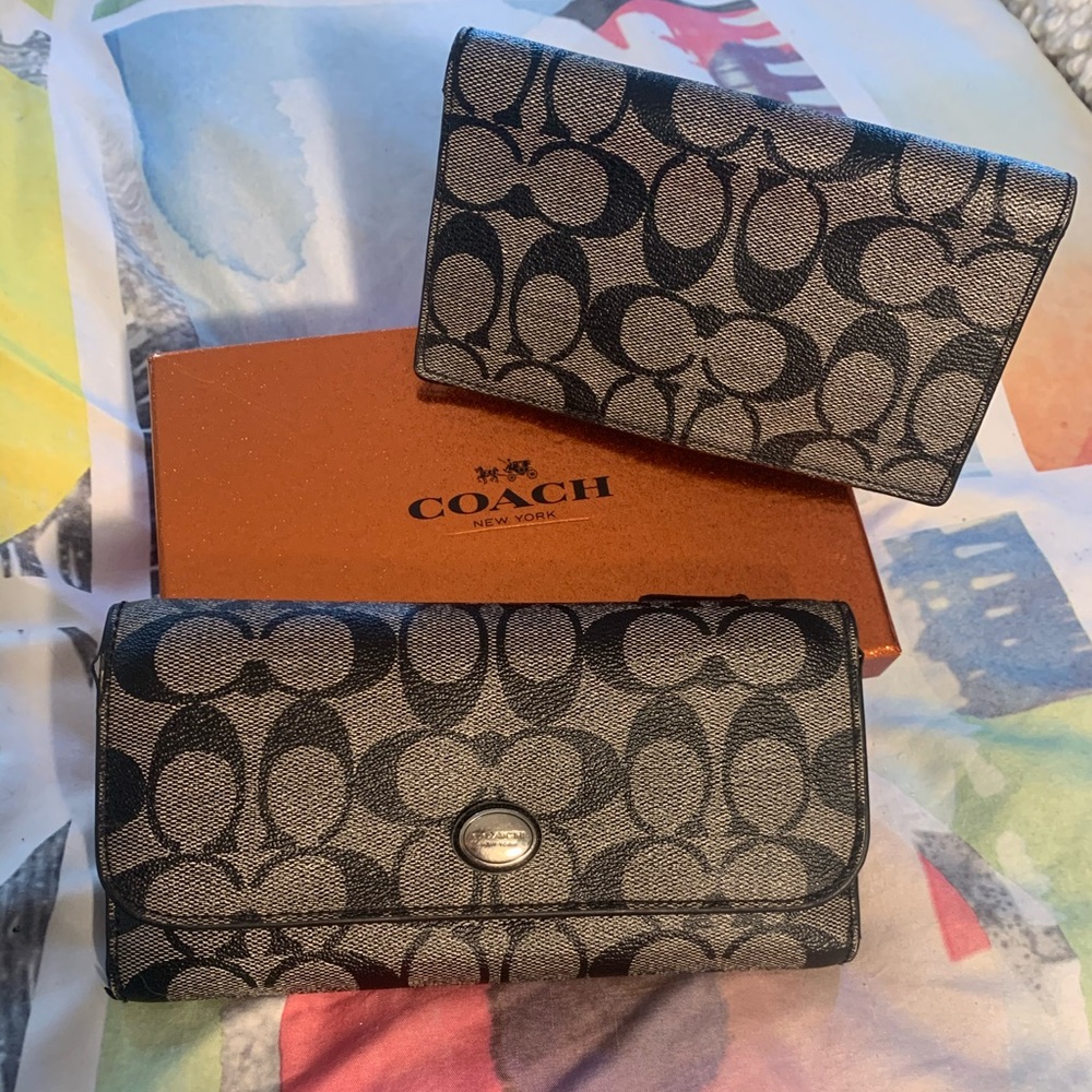Used Coach Sig. Trifold Blk Leather Chkbk Wallet